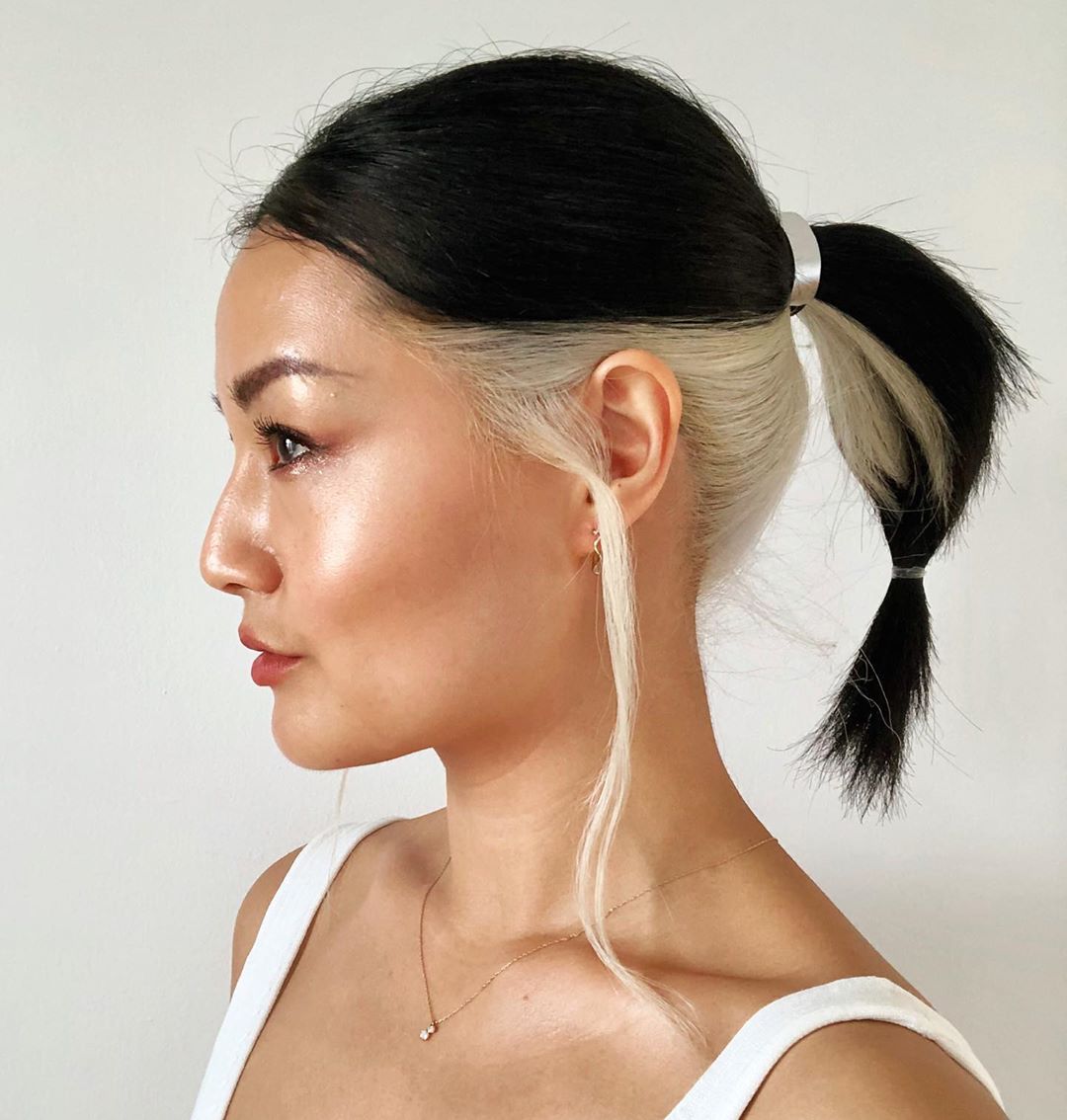 Skunk Hair is the Grungey New 90's Trend On Instagram - toppoptoday.com