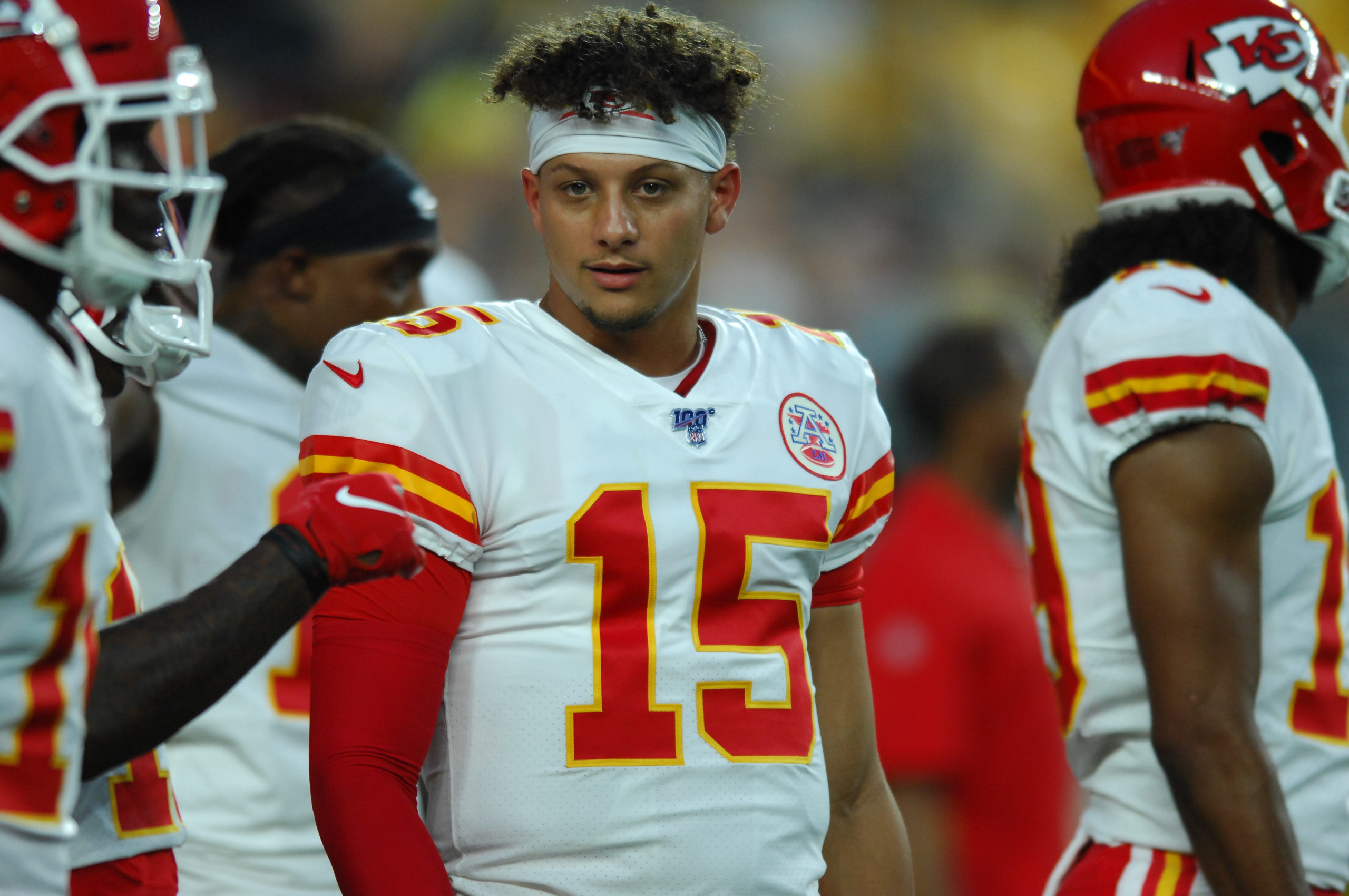 Patrick Mahomes Breaks Dan Marino's Record, Fastest To Reach 100 TD ...