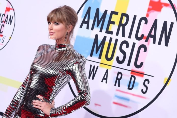 Taylor Swift at the American Music Award in 2018