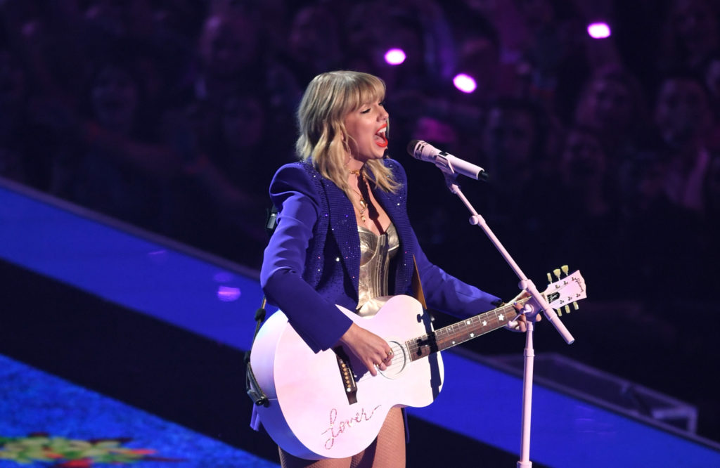 Taylor Swift performs at the 2019 MTV Video Music.
