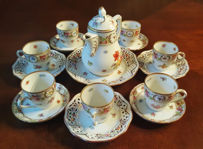 Cottagecore decor: tea sets